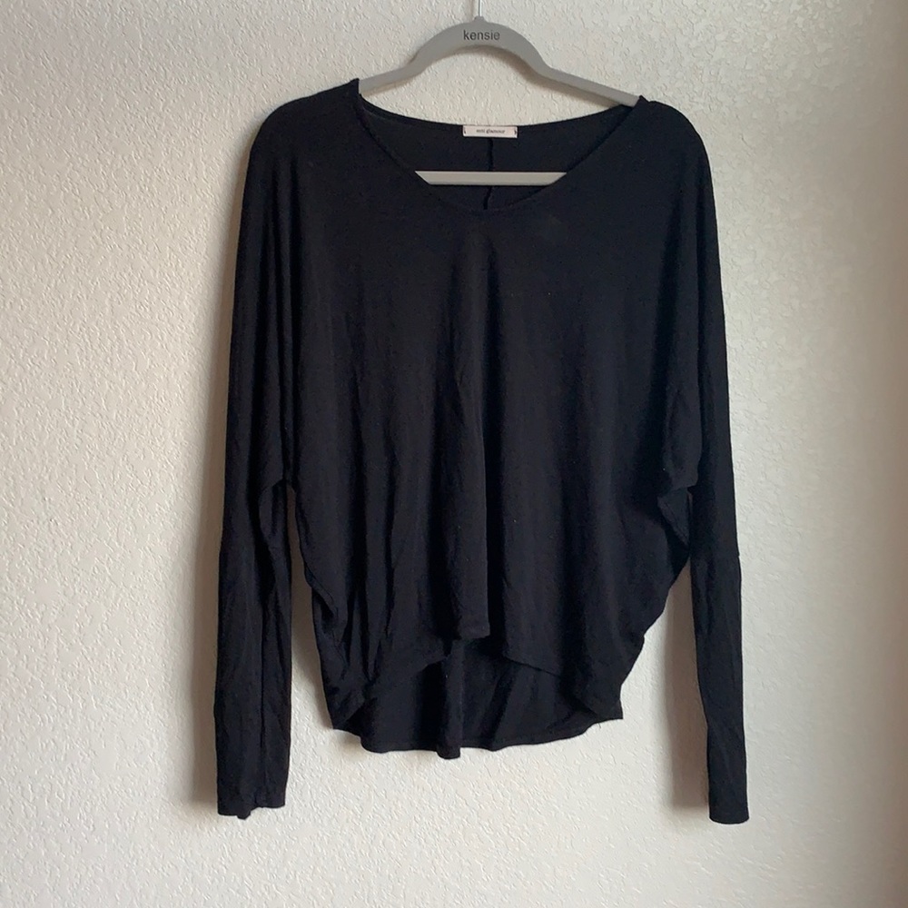 Basic black flowy long sleeve